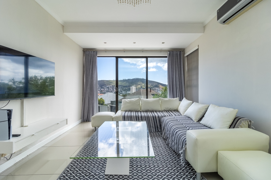 To Let 2 Bedroom Property for Rent in Vredehoek Western Cape